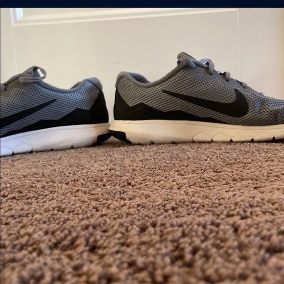 Nike running shoes - Picture 3 of 6